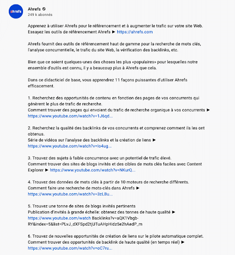 Capture d'écran d'une description sous une vidéo tutoriel de Ahrefs incluant des liens de redirection vers d'autres contenus